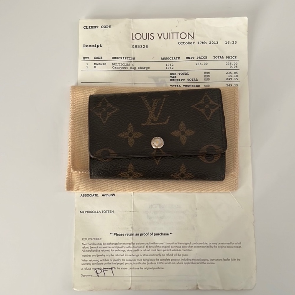 Authentic Louis Vuitton Monogram 6 prong key holder